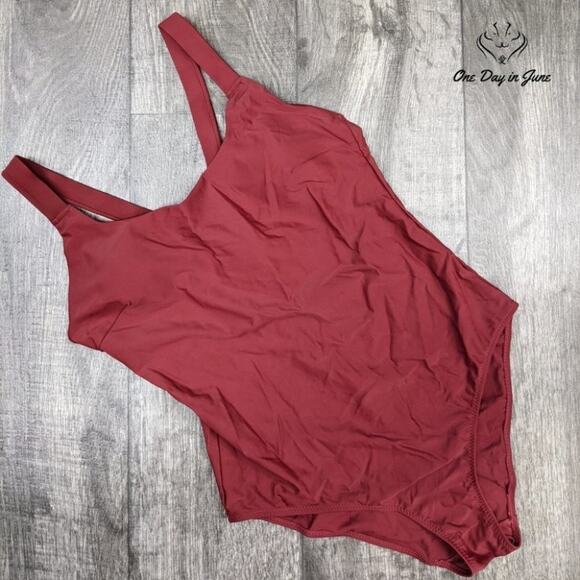 First Way Crossback Adjustable Strap One Piece Swimsuit Size XL - Picture 3 of 4